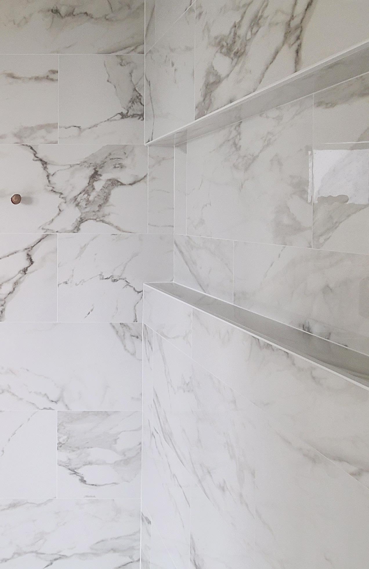 Full Tiled Bathroom With Niche